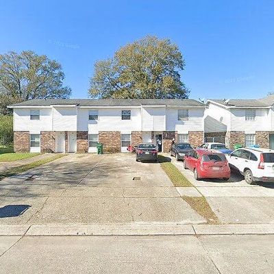 213 Meadows Dr, Destrehan, LA 70047