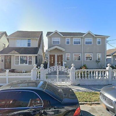 21625 136 Th Rd, Springfield Gardens, NY 11413