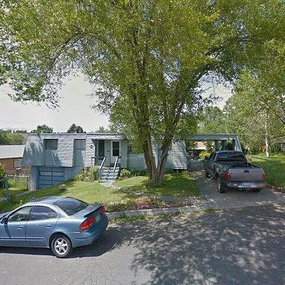 444 Ne Cedar St, Madras, OR 97741