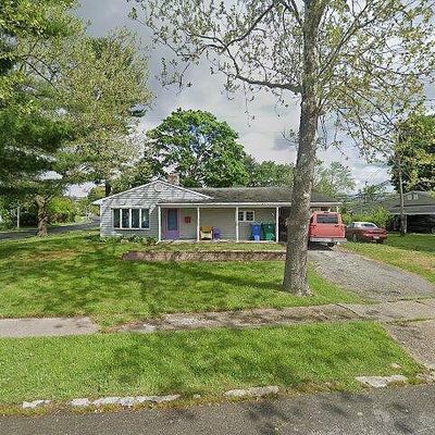 74 Goodturn Rd, Levittown, PA 19057