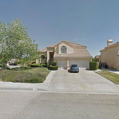 7223 Parkside Ln, Lancaster, CA 93536