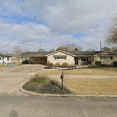 13522 Oakwood Ln, Sugar Land, TX 77498