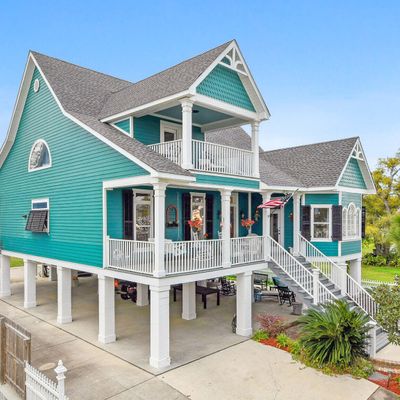 221 N Beach Blvd, Waveland, MS 39576