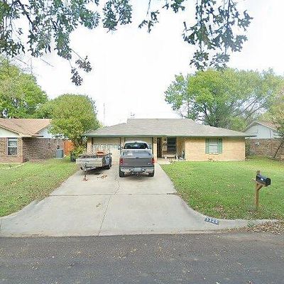 3321 Kingfisher Ln, Denton, TX 76209