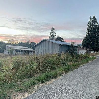 4091 Linnell Rd, Deming, WA 98244