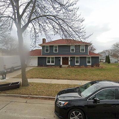 421 W Lloyd St, Milwaukee, WI 53212