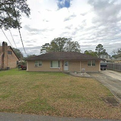 549 Oak St, Norco, LA 70079