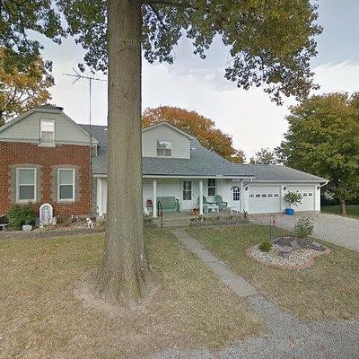 901 Sherman Dr, Bartelso, IL 62218