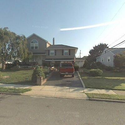 203 Bourne Dr, Broomall, PA 19008