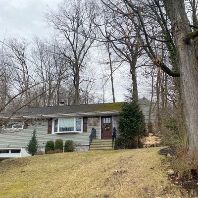 32 Wenonah Ave, Oakland, NJ 07436