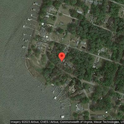 247 Shore Dr, Hartfield, VA 23071