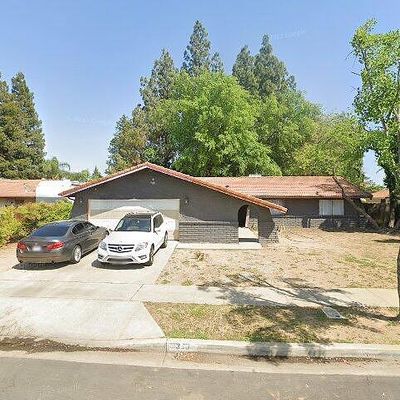 390 N Bush Ave, Fresno, CA 93727