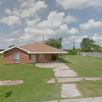 8337 Hermitage Dr, Chalmette, LA 70043