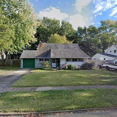 116 Hollow Rd, Levittown, PA 19056