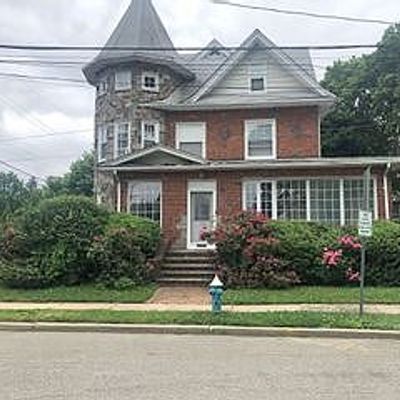 102 Roosevelt St, Garden City, NY 11530