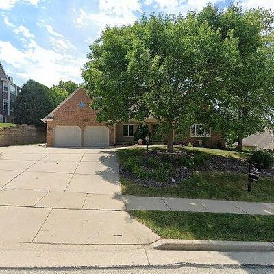 1645 Legend Hill Ln, Waukesha, WI 53189