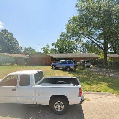 1310 Longfellow Dr, Beaumont, TX 77706