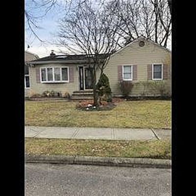 2 W Gate, Babylon, NY 11702