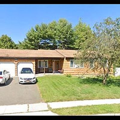 23 Waterford Dr, Wyandanch, NY 11798