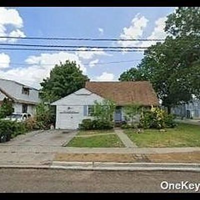 327 Lenox Ave, Uniondale, NY 11553