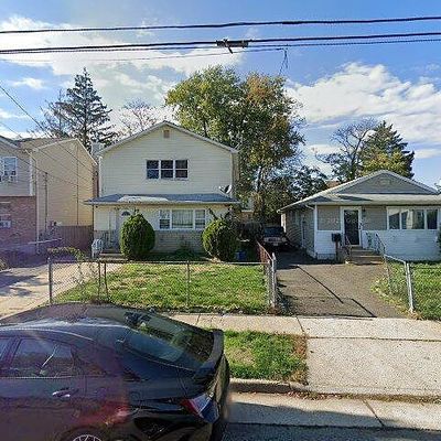 33 Mason St, Hempstead, NY 11550