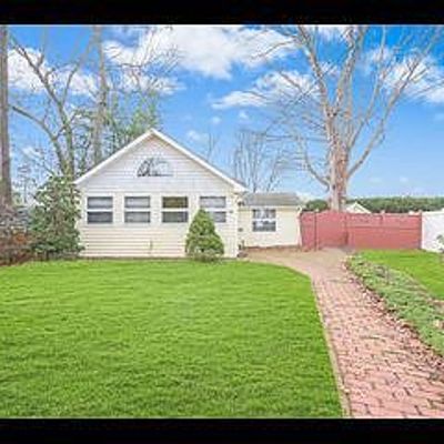 44 Wylde Rd, Mount Sinai, NY 11766