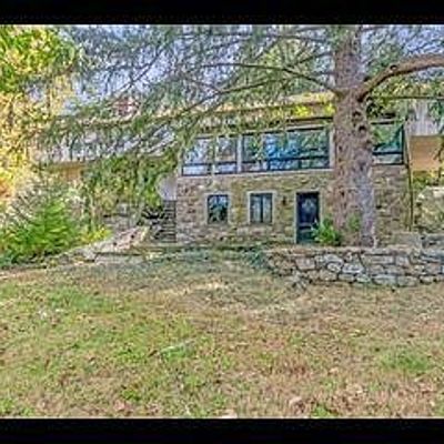 39 Old Snake Hill Rd, Pound Ridge, NY 10576