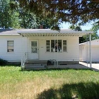 409 2 Nd St, Washburn, IA 50702