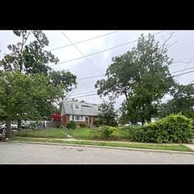 602 Porter St, Elmont, NY 11003