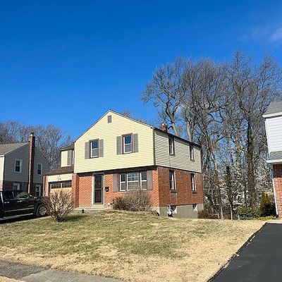 533 Ridley Cir, Morton, PA 19070