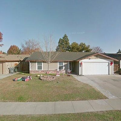 2124 S Conyer Ct, Visalia, CA 93277