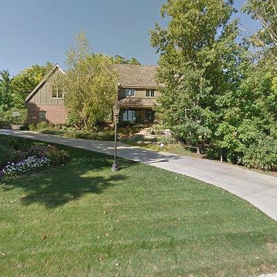 19170 Glacier Pkwy, Brookfield, WI 53045