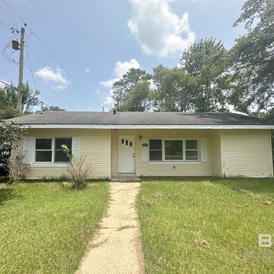 422 W Orange Ave, Foley, AL 36535