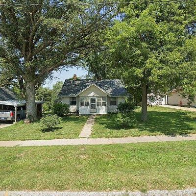 908 Oakland Ave, Oakland, IA 51560