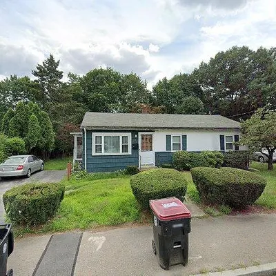 121 E Ashland St, Brockton, MA 02302