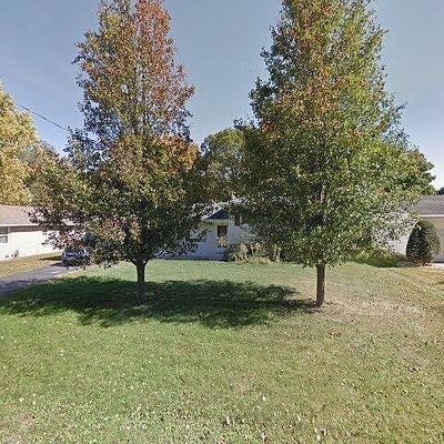 608 S Mc Mullin Ct, Lovington, IL 61937