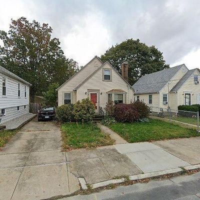 74 Naples Ave, Providence, RI 02908