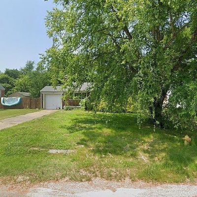 13 Sherwood Frst, Belleville, IL 62223