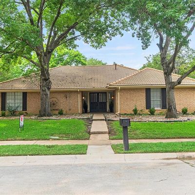 2109 Inverness Dr, Arlington, TX 76012