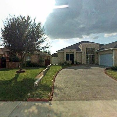 105 Flathead Lake Dr, Laredo, TX 78041