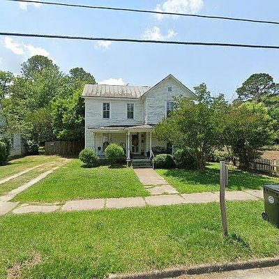 114 E Pollock St, Mount Olive, NC 28365