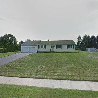10 Independence Ln, North Haven, CT 06473
