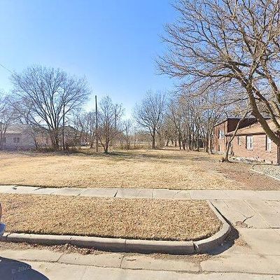 1011 N Ash Ave, Wichita, KS 67214