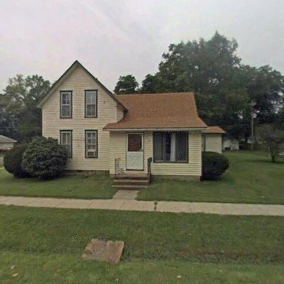 212 S Edwards St, Altamont, IL 62411