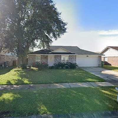 2733 Oak Leaf Dr, Marrero, LA 70072