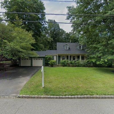 3 Beech Dr, Morris Plains, NJ 07950