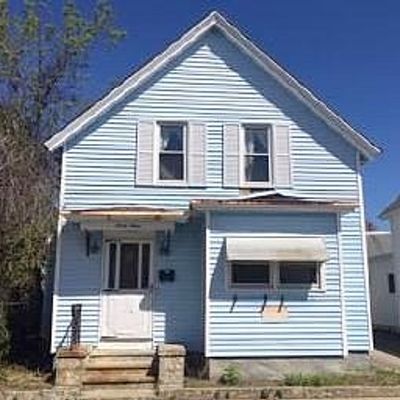 43 Blossom St, Lowell, MA 01852