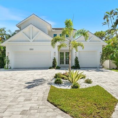 1060 Hollygate Ln, Naples, FL 34103