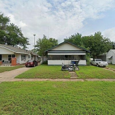 1614 W Iowa Ave, Chickasha, OK 73018