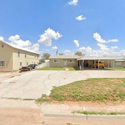 304 S Willow St, Hobbs, NM 88240